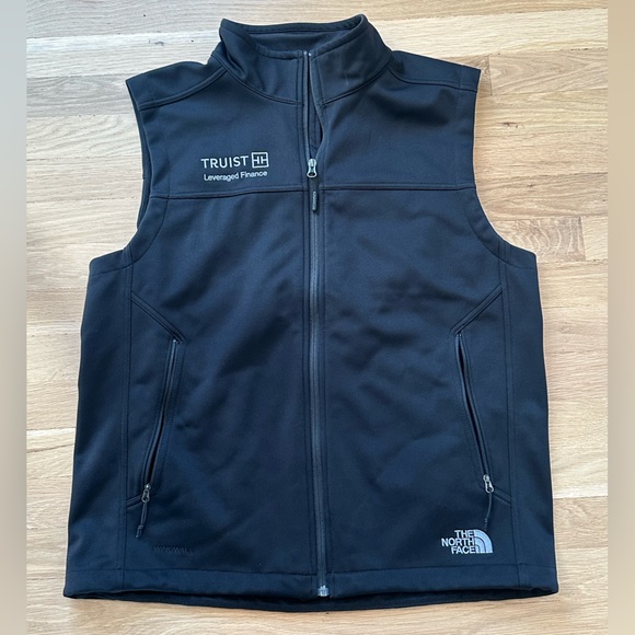 The North Face black finance bro vest - Size L - Picture 4 of 4